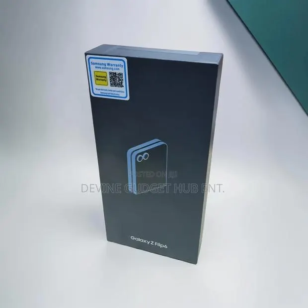 New Samsung Galaxy Z Flip6 256 GB Black · Photo 1