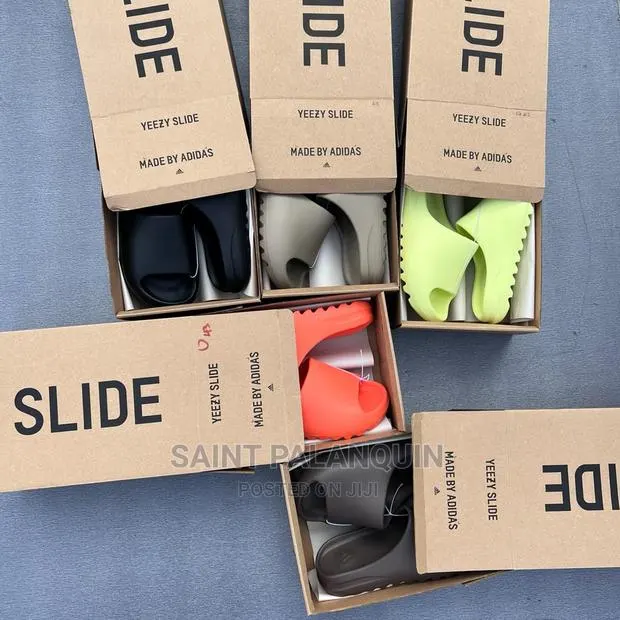 Original Yeezy Slides · Photo 1