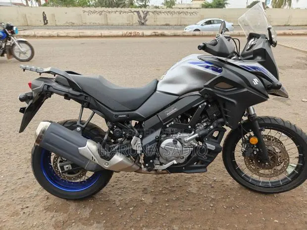 Suzuki V-Strom 2021 Silver · Photo 1