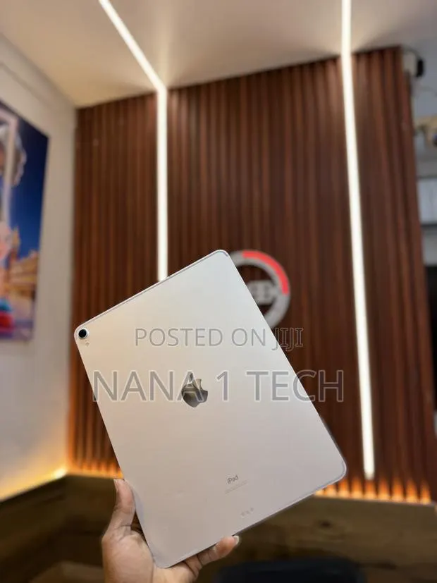 Apple iPad Pro 12.9 (2018) 256 GB Silver · Photo 1