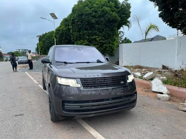 Land Rover Range Rover Vogue 2024 · Photo 1