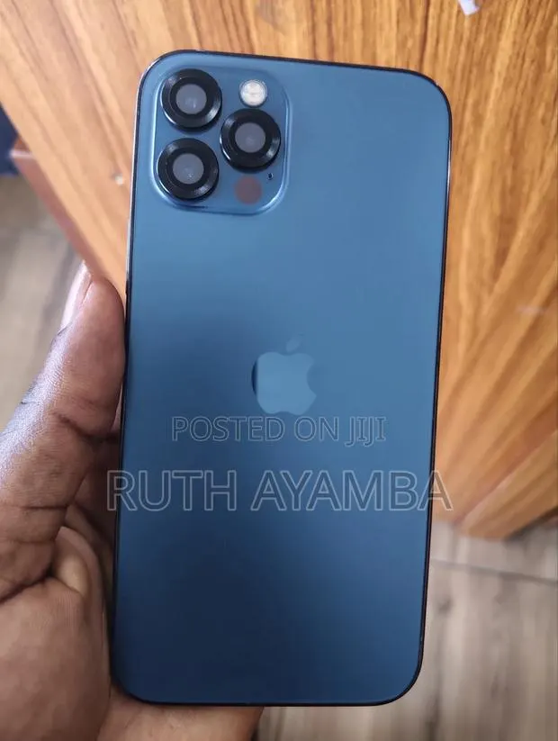 Apple iPhone 12 Pro 128 GB Blue · Photo 1
