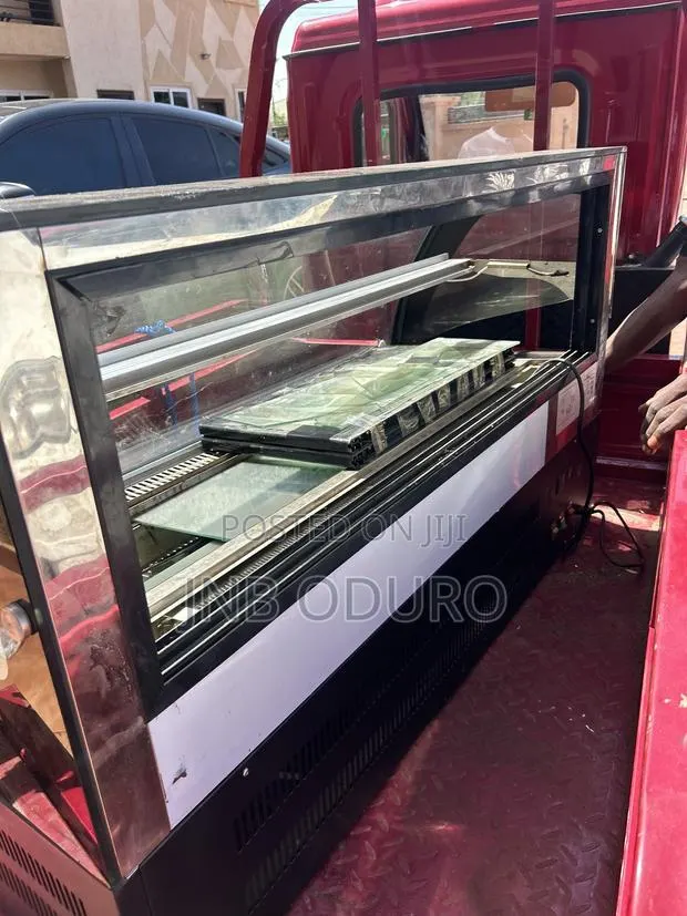Commercial Display Refrigerator / Showcase – For Sale · Photo 4