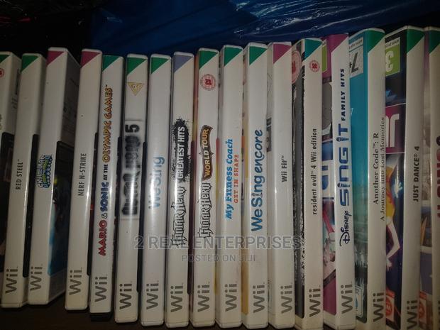 Nintendo Wii Games · Photo 2