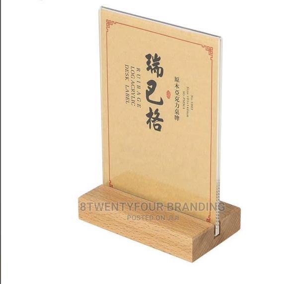 Table Top Display Stand (A5 A6) · Photo 1