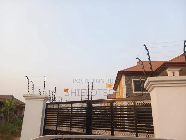 Electric Fence Installation · Photo 1