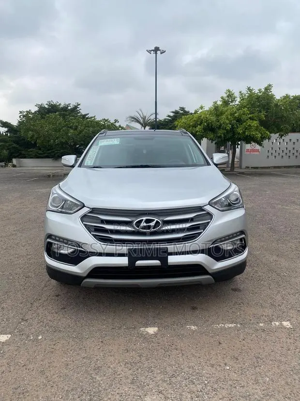 Hyundai Santa Fe SE Ultimate FWD 2018 Silver · Photo 1