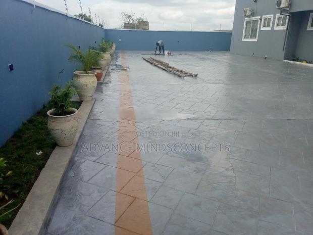 Floor Concrete Decorative Finisher's · Photo 7
