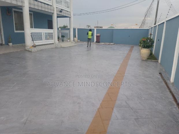 Floor Concrete Decorative Finisher's · Photo 8