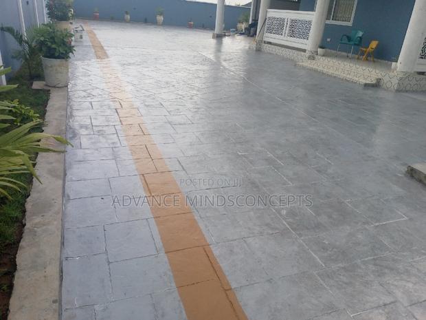 Floor Concrete Decorative Finisher's · Photo 4
