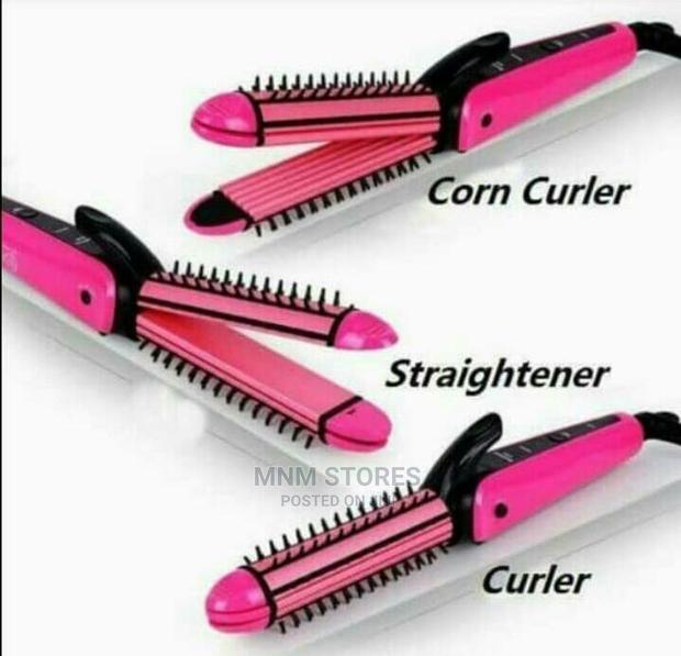 3 in 1 Hair Straightener · Photo 1
