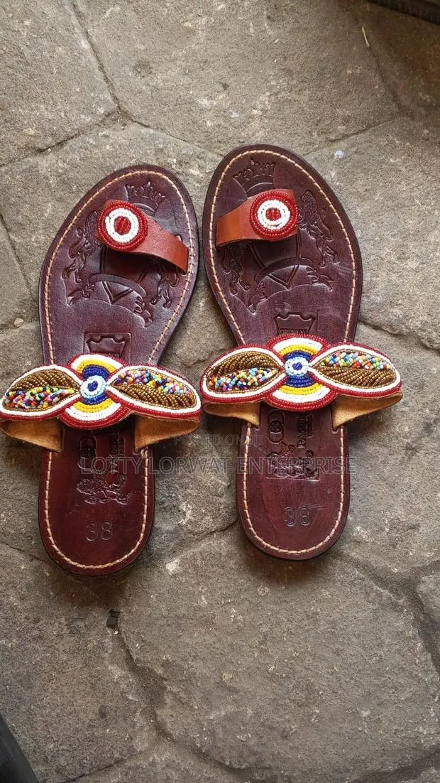 Quality Kenya Beaded Slippers · Photo 1