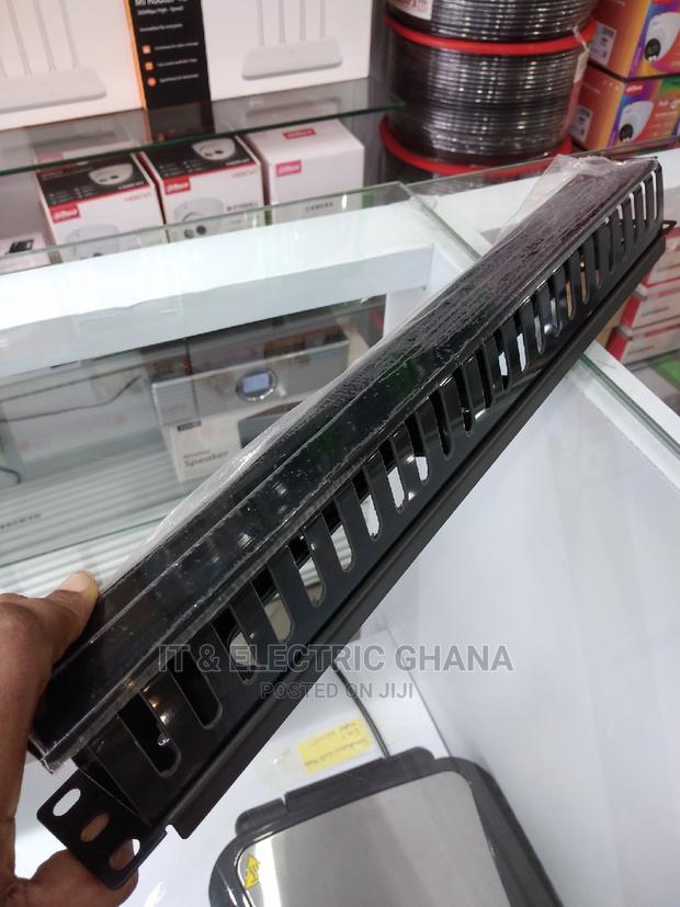 24 Way Cable Management Panel · Photo 1