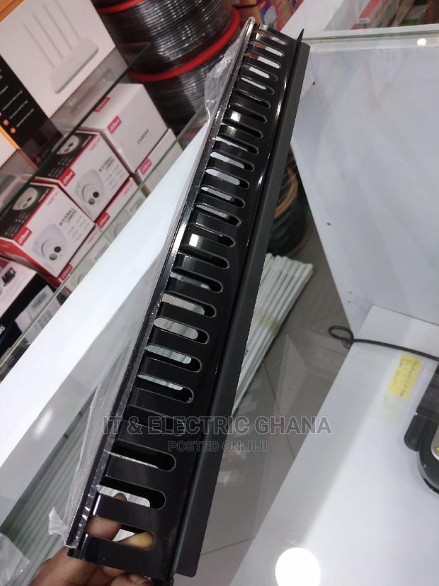 24 Way Cable Management Panel · Photo 7