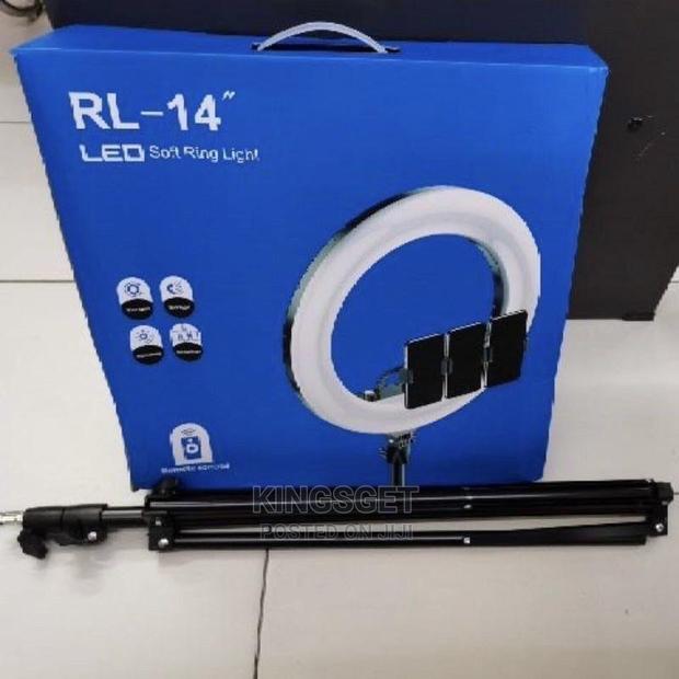 RL 14 Inches Ring Light With Stand,3holders,Remote · Photo 2