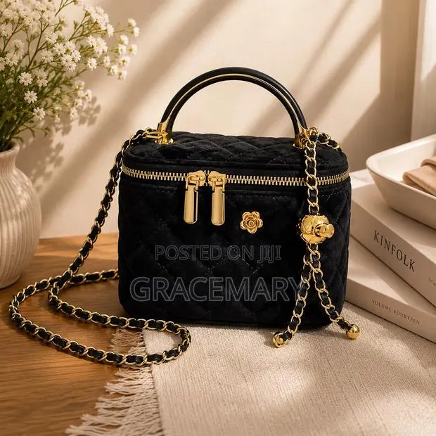 Channel Bag · Photo 1