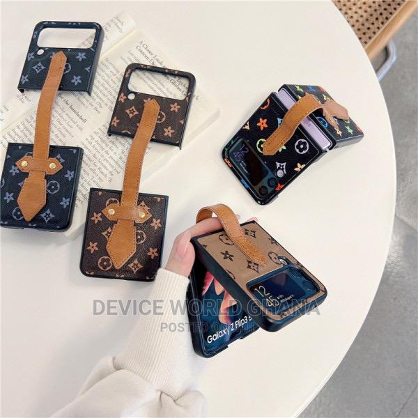 LV Leather Retro Case for Samsung Z Flip 4 · Photo 8
