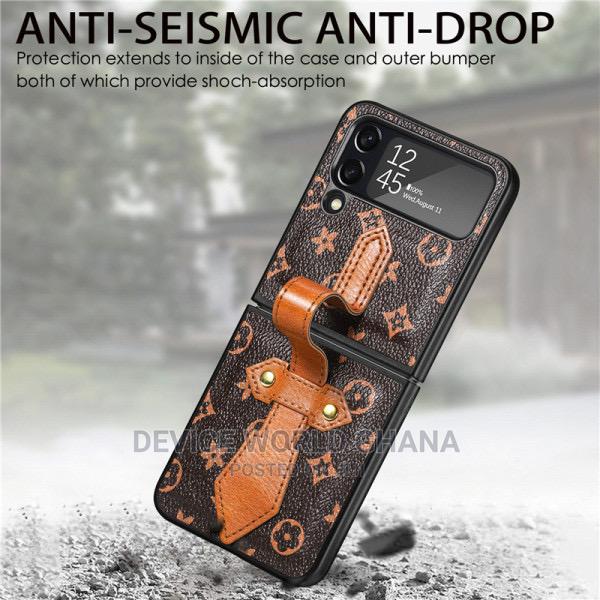 LV Leather Retro Case for Samsung Z Flip 4 · Photo 6