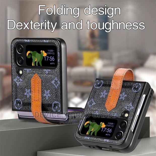 LV Leather Retro Case for Samsung Z Flip 4 · Photo 4