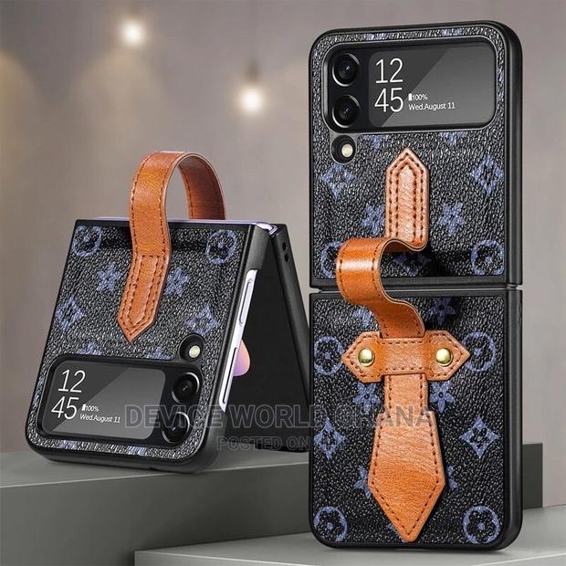 LV Leather Retro Case for Samsung Z Flip 4 · Photo 2