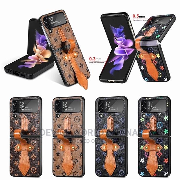 LV Leather Retro Case for Samsung Z Flip 4 · Photo 1