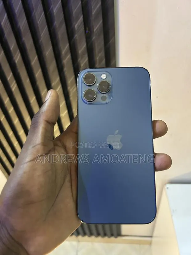Apple iPhone 12 Pro Max 128 GB Graphite · Photo 1