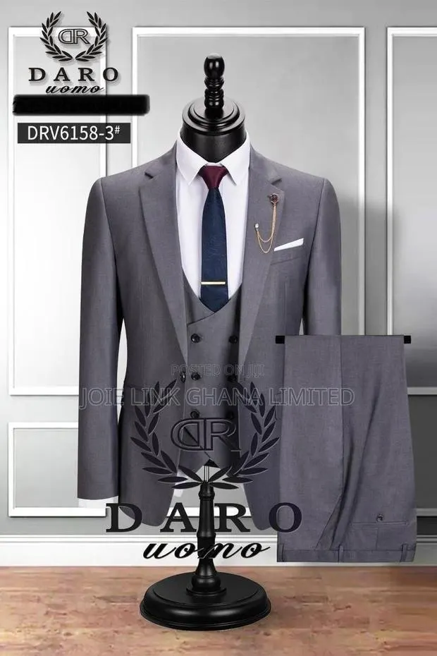 Quality 3 Piece Suit · Photo 1
