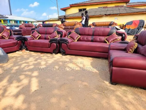 Luxury Burgundy · Photo 1