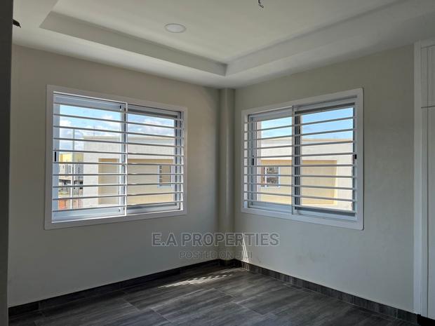 4bdrm House in E a Propertis, Airport Residential Area for Sale · Photo 8