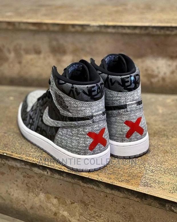 Air Jordan 1 Retro High Rebellionaire · Photo 3