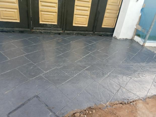Floor Concrete Decorative Finisher's · Photo 5