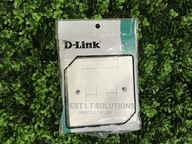 D-Link Double Faceplate With Keystone · Photo 3