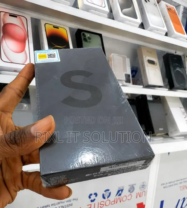 New Samsung Galaxy S22+ 5G 256 GB Black · Photo 1