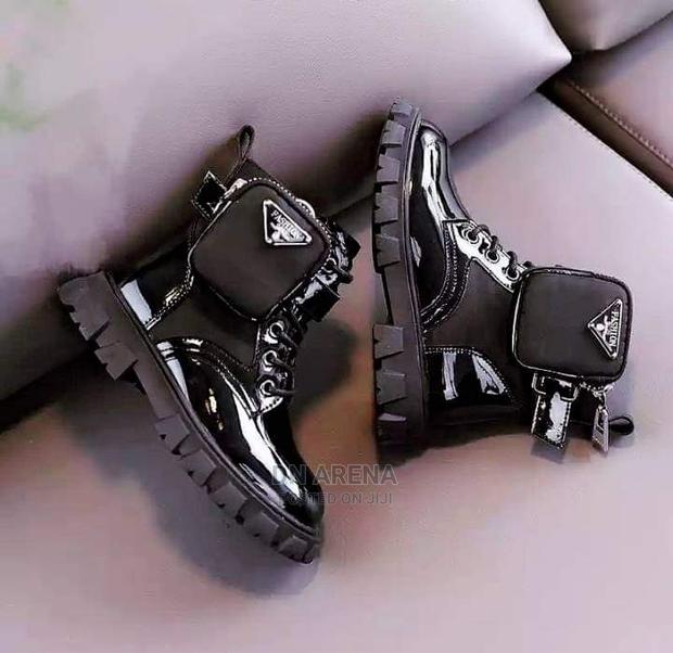 Unisex Sneakers · Photo 2