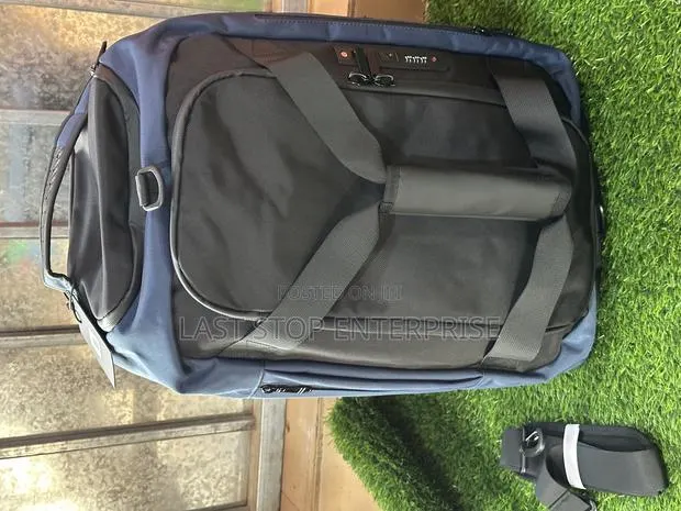 Quality and Class Traveling Bag · Photo 1