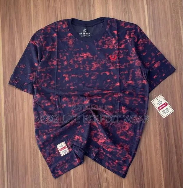 Authentic Round Neck · Photo 1