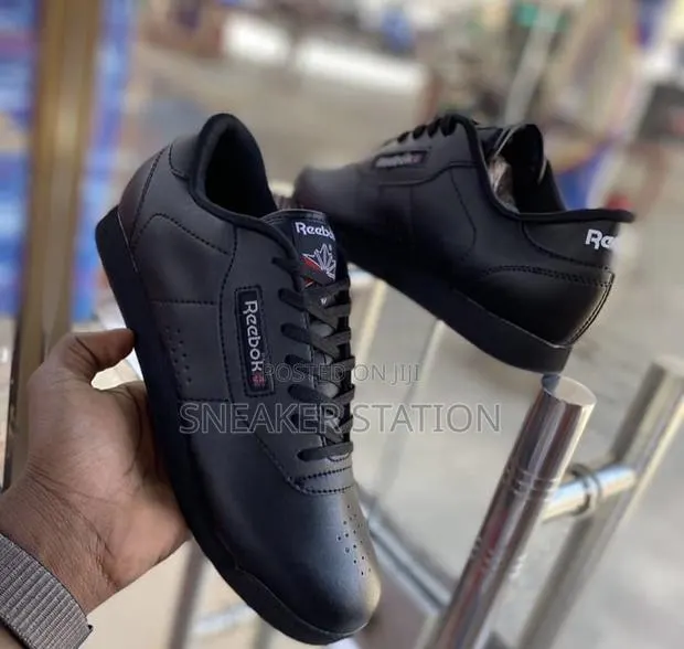 Reebok Classic Princess Sneaker All Black · Photo 1
