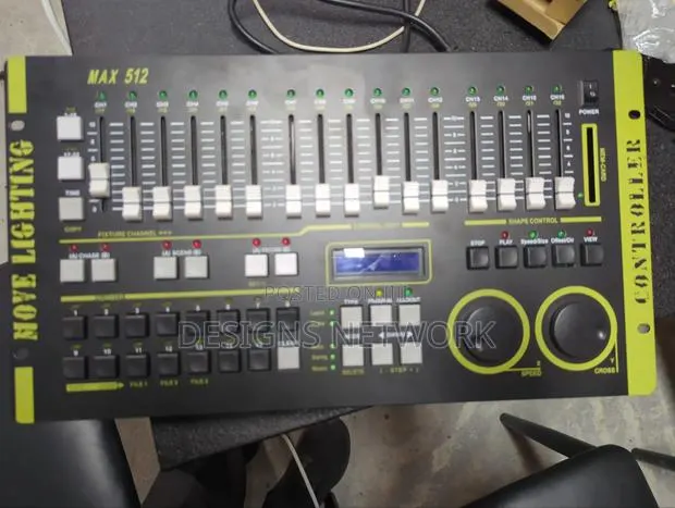 Max 512 Lighting Controller · Photo 1
