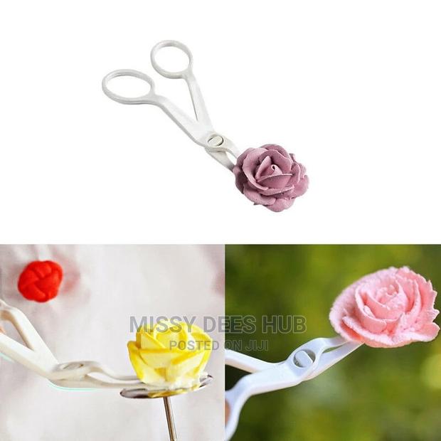 4pcs Cake Decorating Tools Set · Photo 4