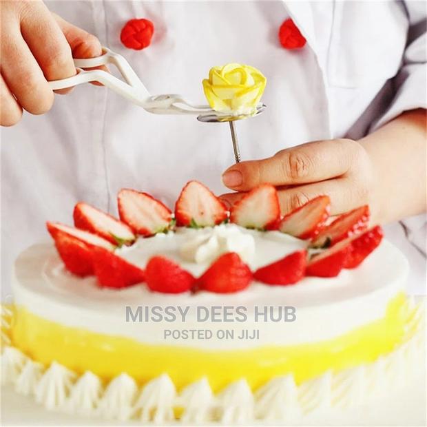 4pcs Cake Decorating Tools Set · Photo 7
