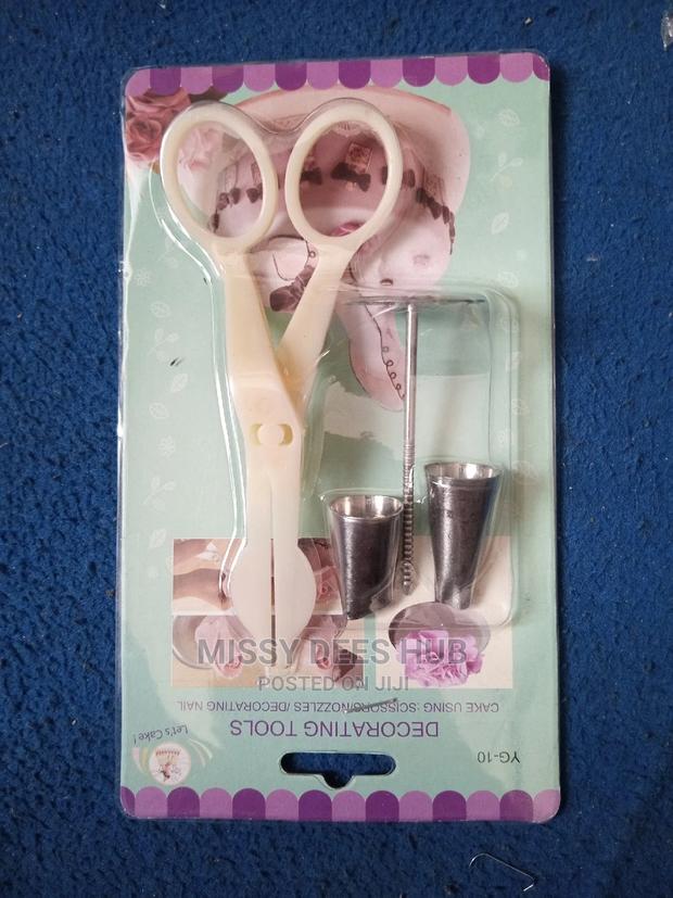 4pcs Cake Decorating Tools Set · Photo 8