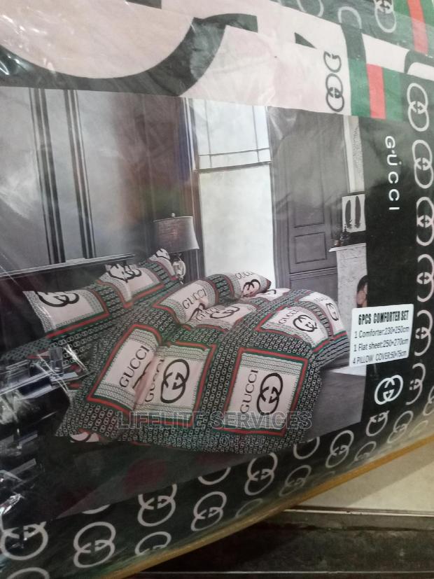Designer Duvet Cover Set · Photo 1