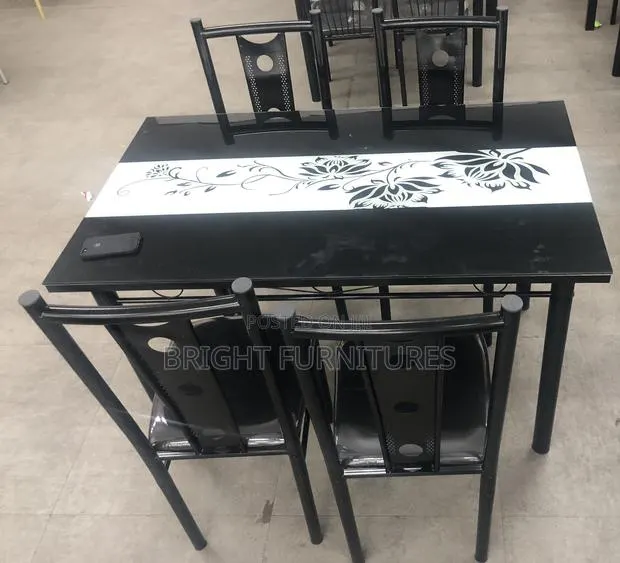 Glass Diningtable With Four Chairs · Photo 1