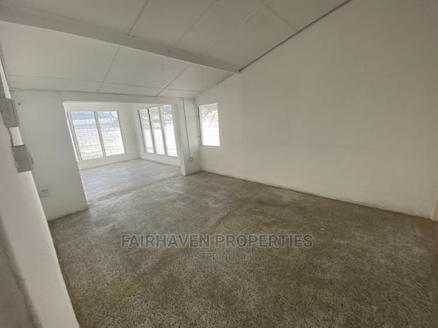 5bdrm House in Nyaniba Estate, Osu for rent · Photo 7