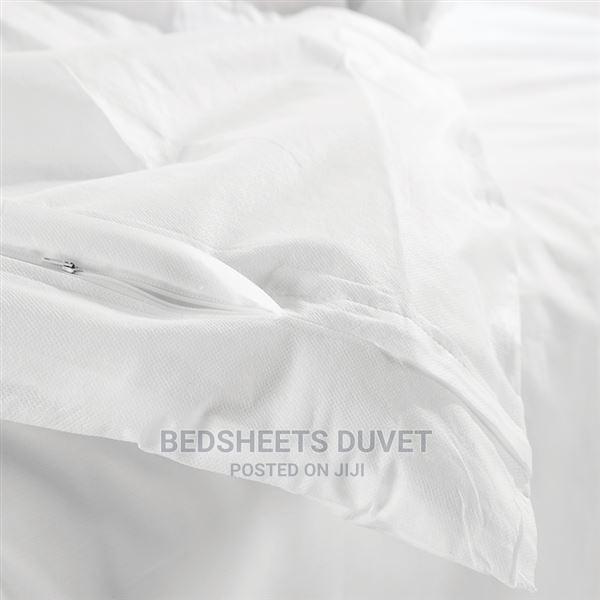 White Duvet Case Set · Photo 1