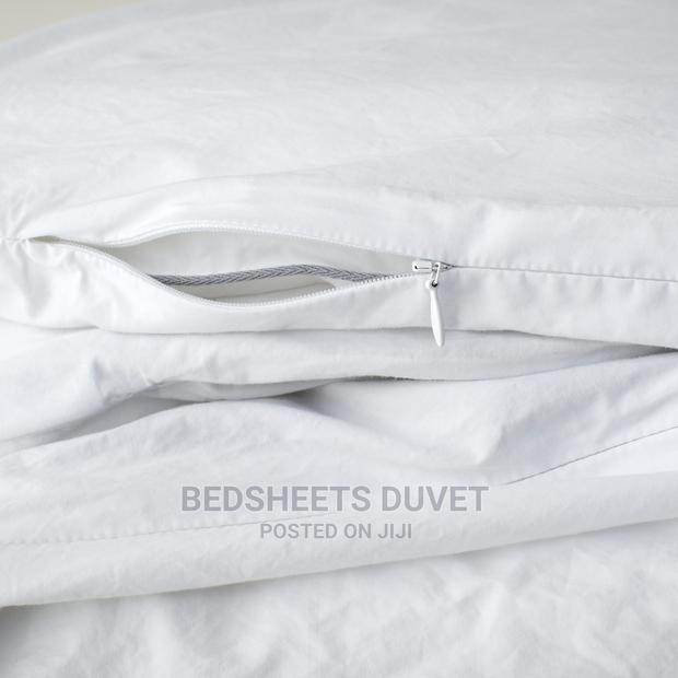 White Duvet Case Set · Photo 2