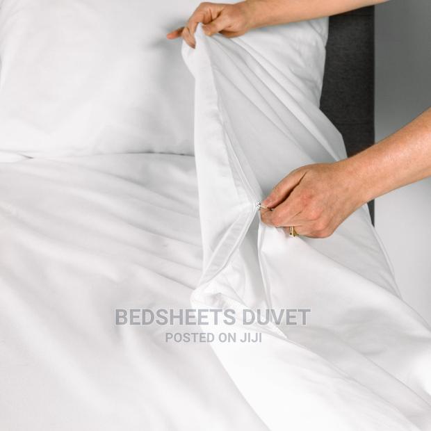 White Duvet Case Set · Photo 4