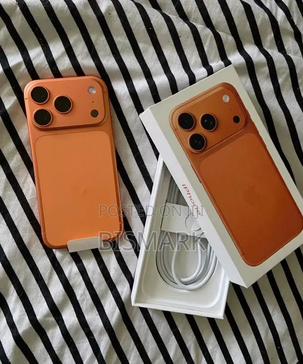 Apple iPhone 17 Pro Max 512 GB Orange · Photo 1