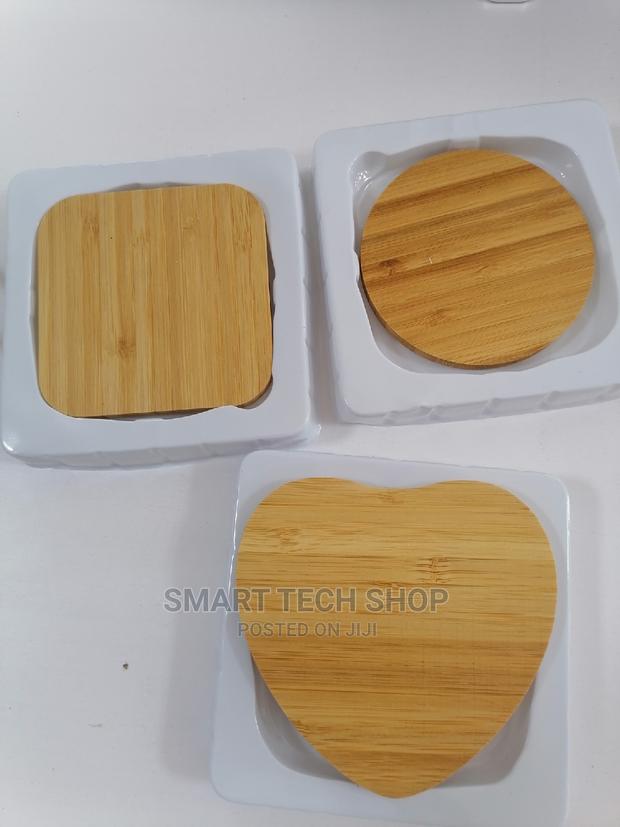 15 Watts Quick Charge Bamboo Wireless Charging Pad iPhone · Photo 2