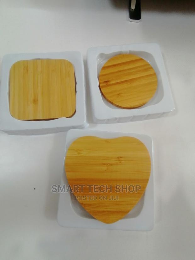 15 Watts Quick Charge Bamboo Wireless Charging Pad iPhone · Photo 3